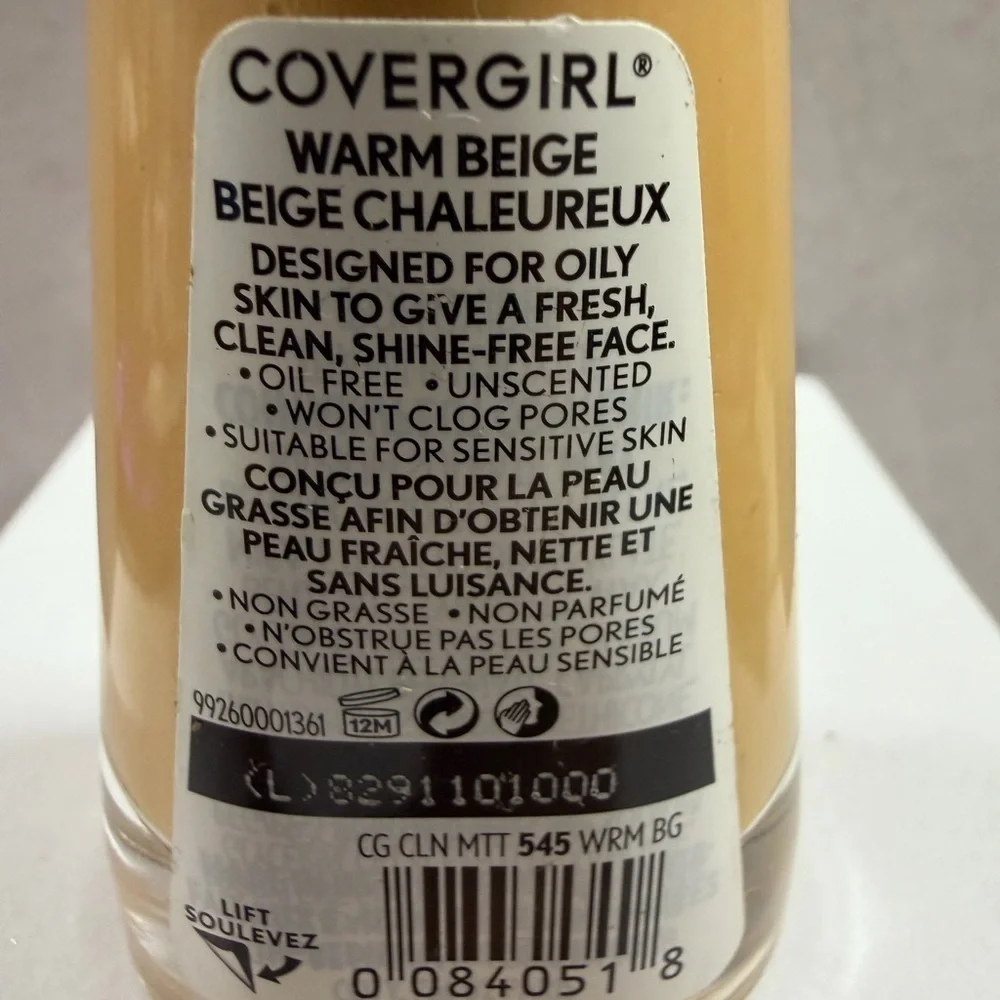 🩷5/$10 Covergirl Clean Matte Liquid Foundation - Warm Beige